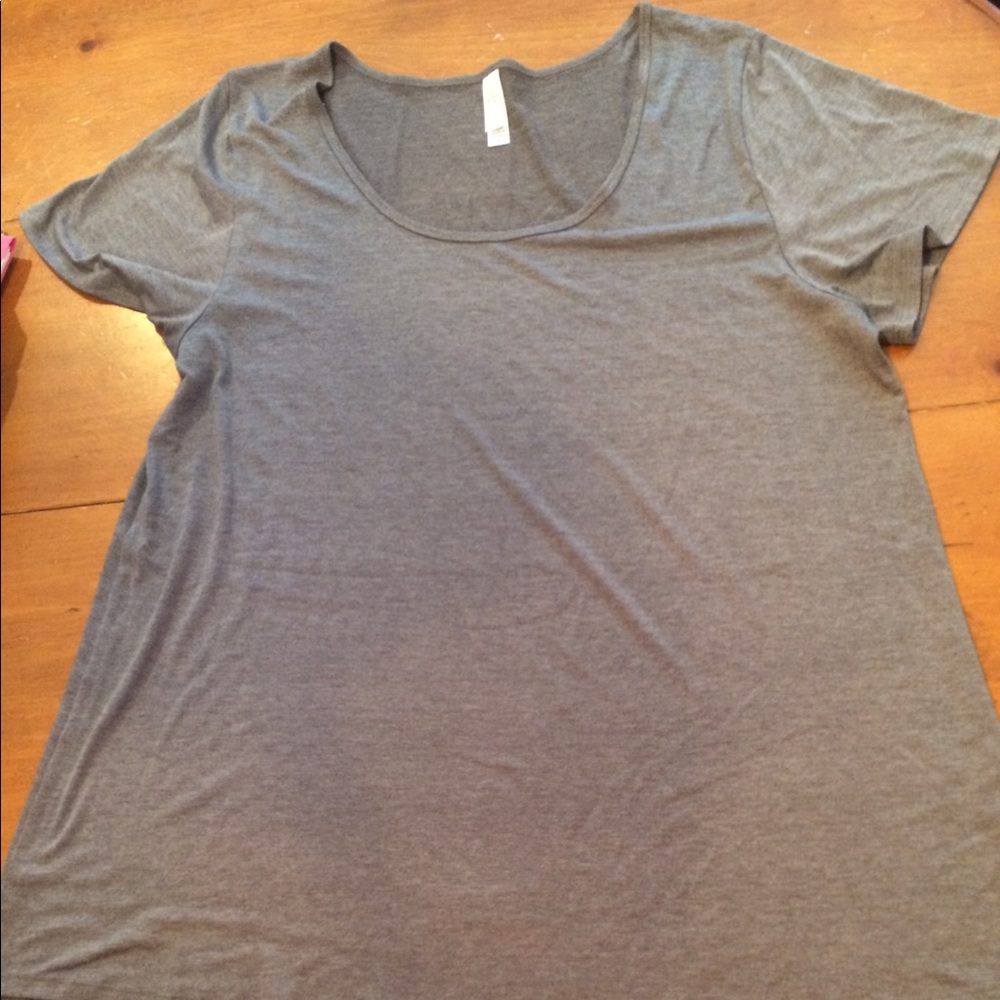 ⬇️20 NWOT LuLaRoe 2XL Grey Everyday T-shirt